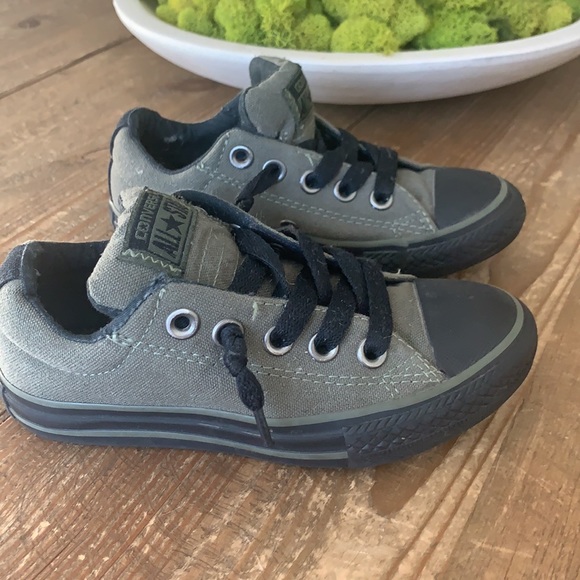 Kids Converse All Stars Army Green Black Shoes NEW Never Worn US12/11.5UK/29EURO - Picture 8 of 9